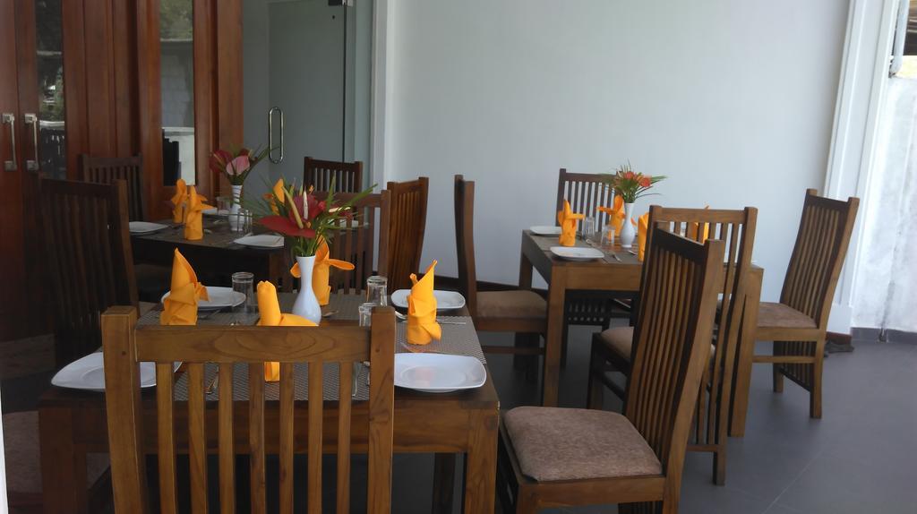 Vin Roma Inn Kandy Buitenkant foto