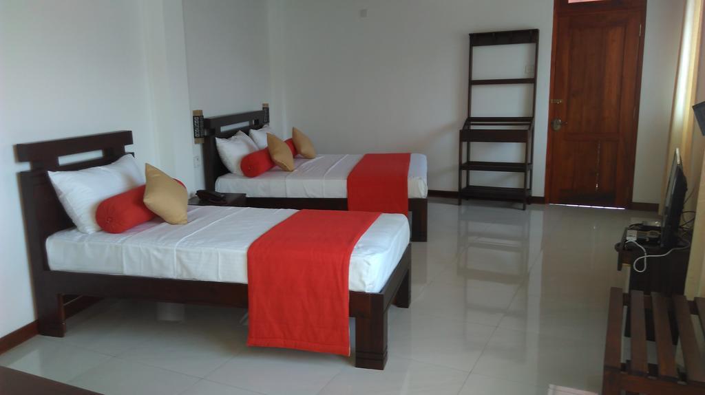 Vin Roma Inn Kandy Buitenkant foto
