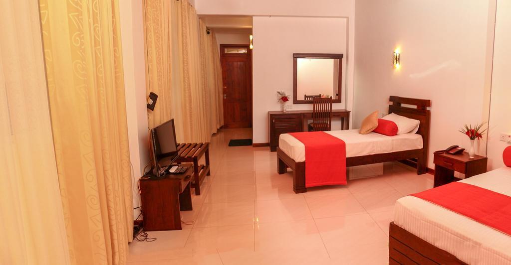 Vin Roma Inn Kandy Buitenkant foto