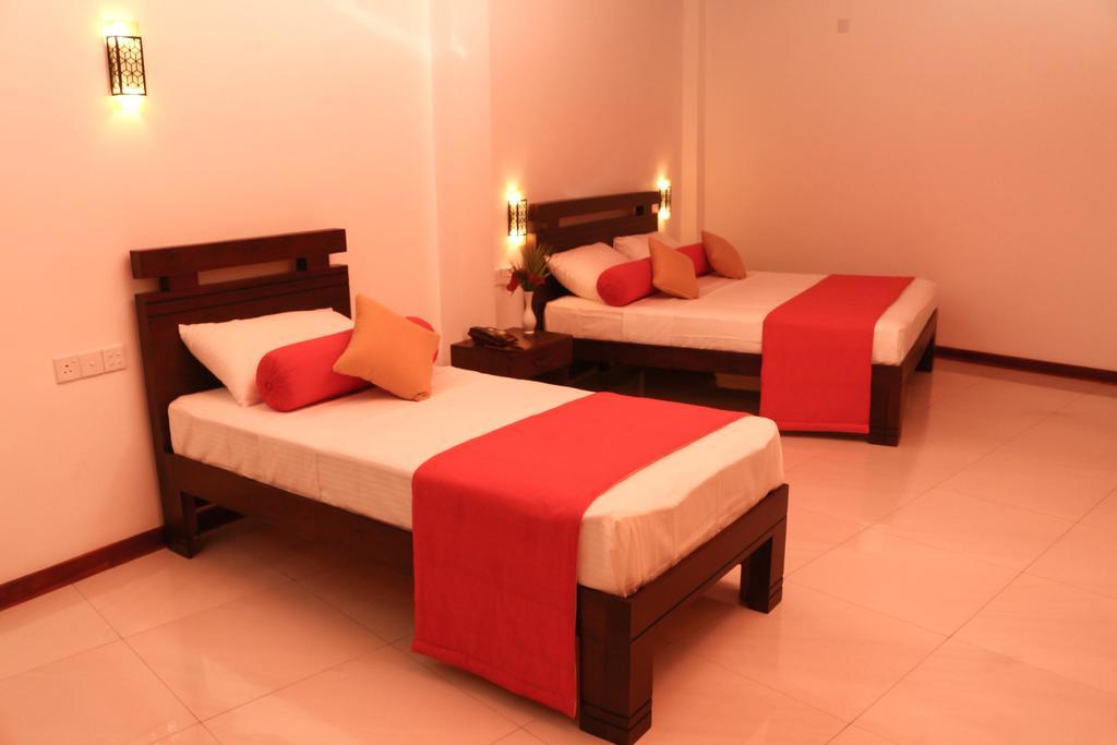 Vin Roma Inn Kandy Buitenkant foto